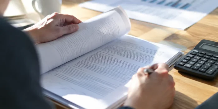 SMIC 2027 : la proposition de LFI pour un salaire à 1 700 € net